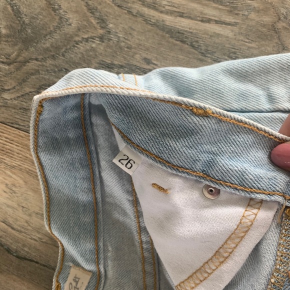 Brandy Melville distressed denim shorts - Picture 4 of 4